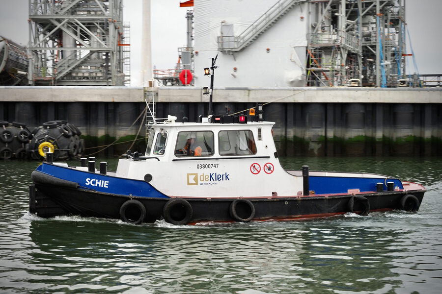 E1M10511