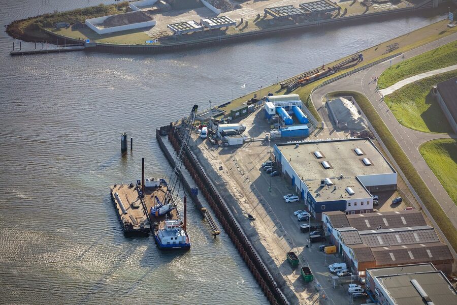 04 - KHNW-2311-04 - MartensMultimedia